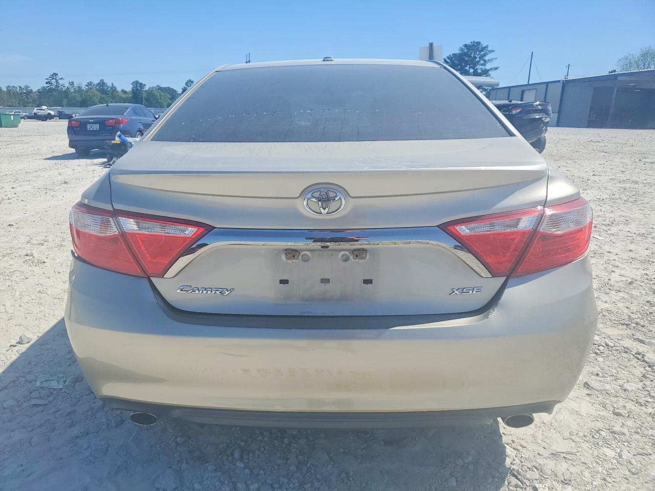 2015 TOYOTA CAMRY XSE V6 photo 6