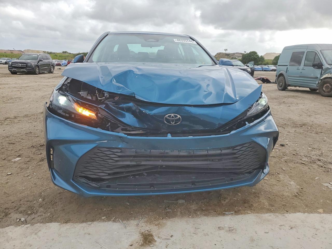 2025 TOYOTA CAMRY LE photo 13