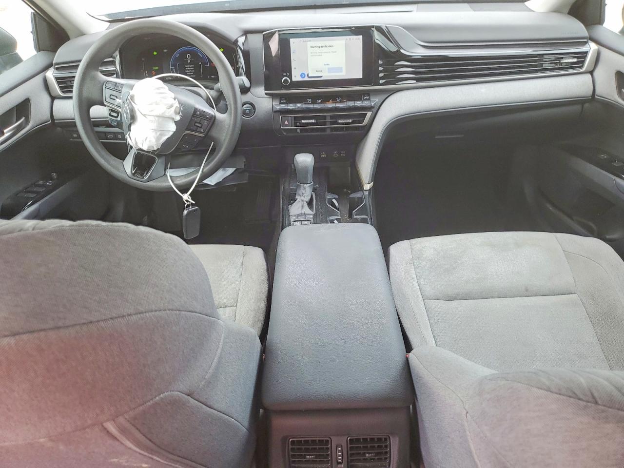 2025 TOYOTA CAMRY LE photo 22