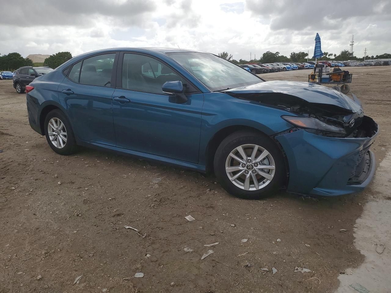 2025 TOYOTA CAMRY LE photo 10