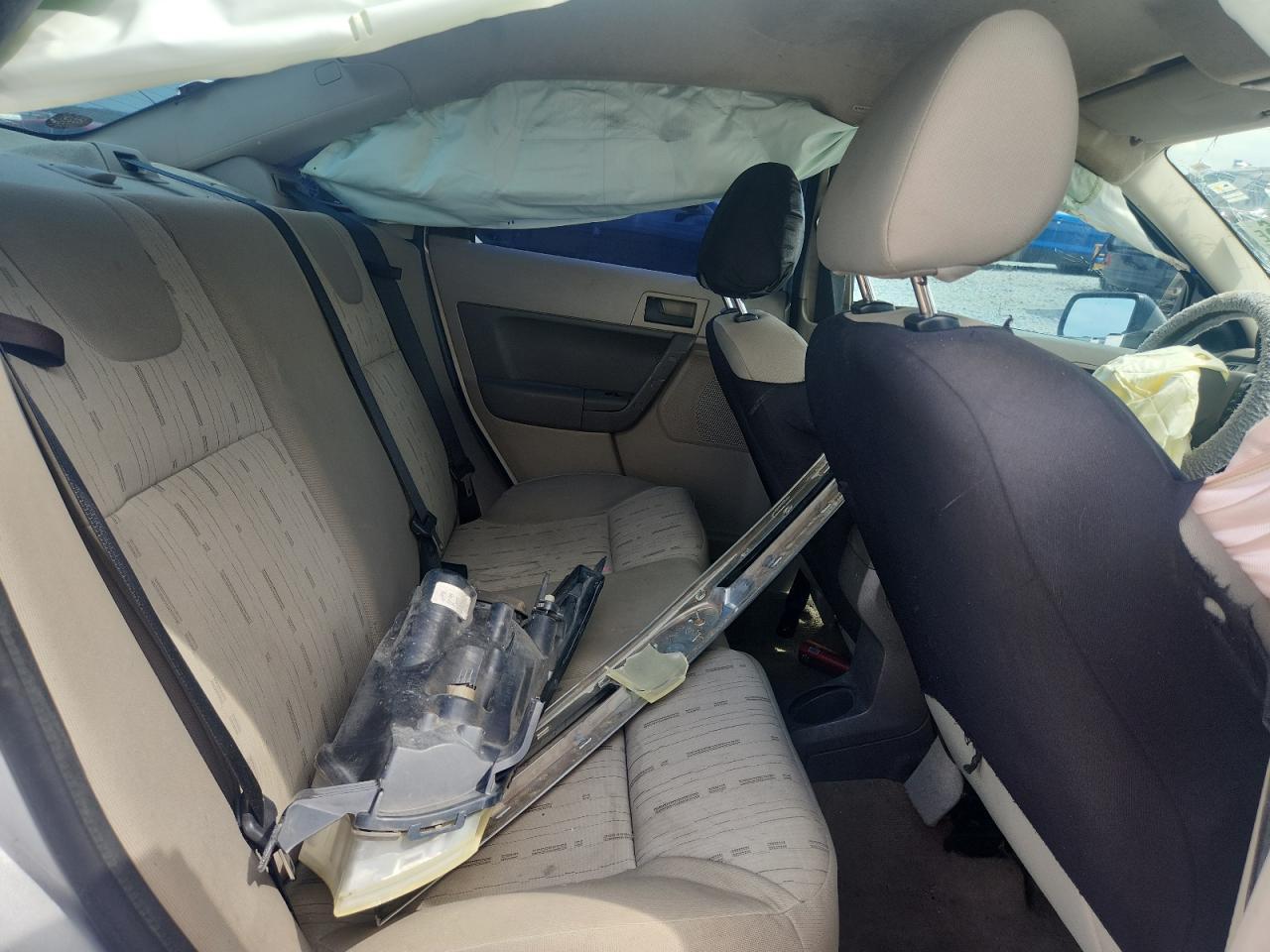 2008 FORD FOCUS SE photo 28