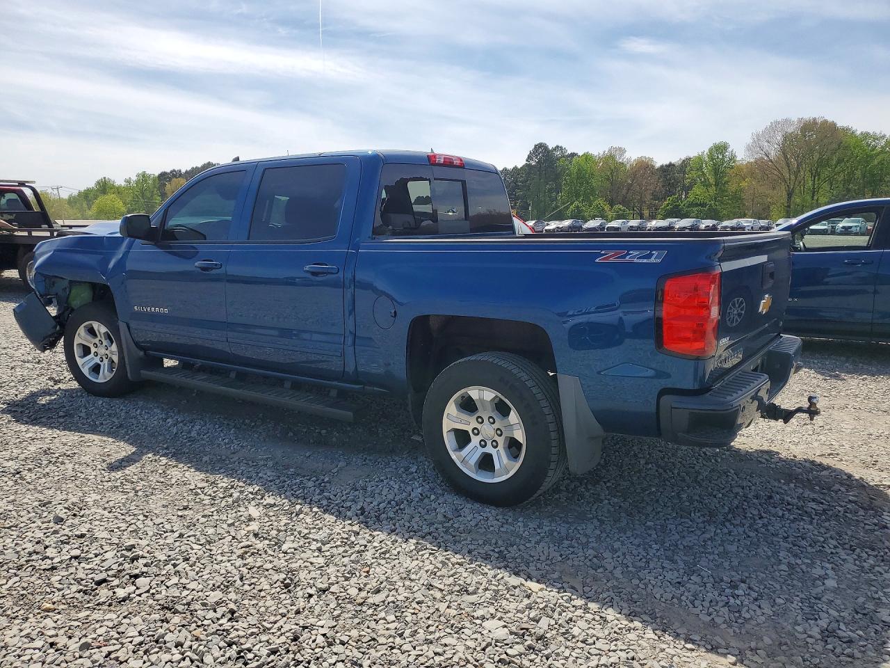 2017 CHEVROLET SILVERADO K1500 LT photo 3