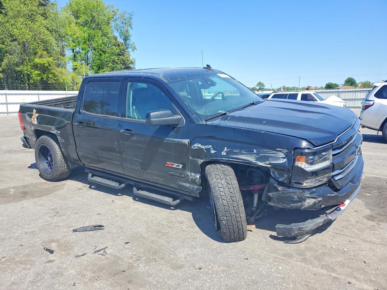2017 CHEVROLET SILVERADO K1500 LTZ photo 4