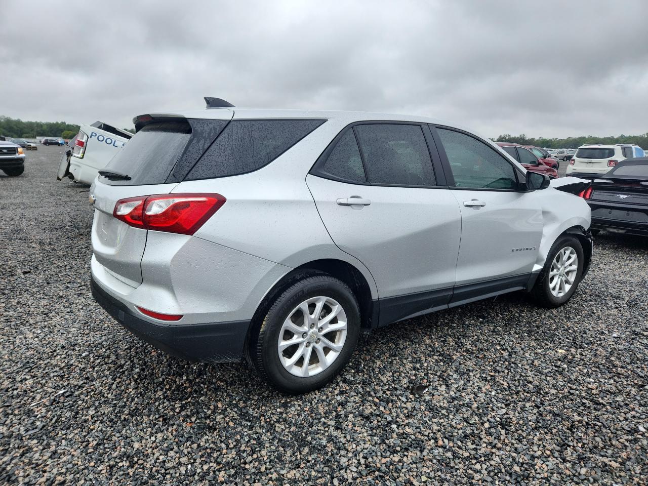 2020 CHEVROLET EQUINOX LS photo 5