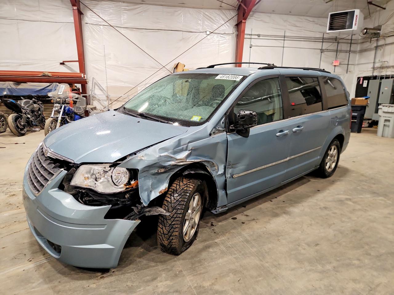 2010 CHRYSLER TOWN & COUNTRY