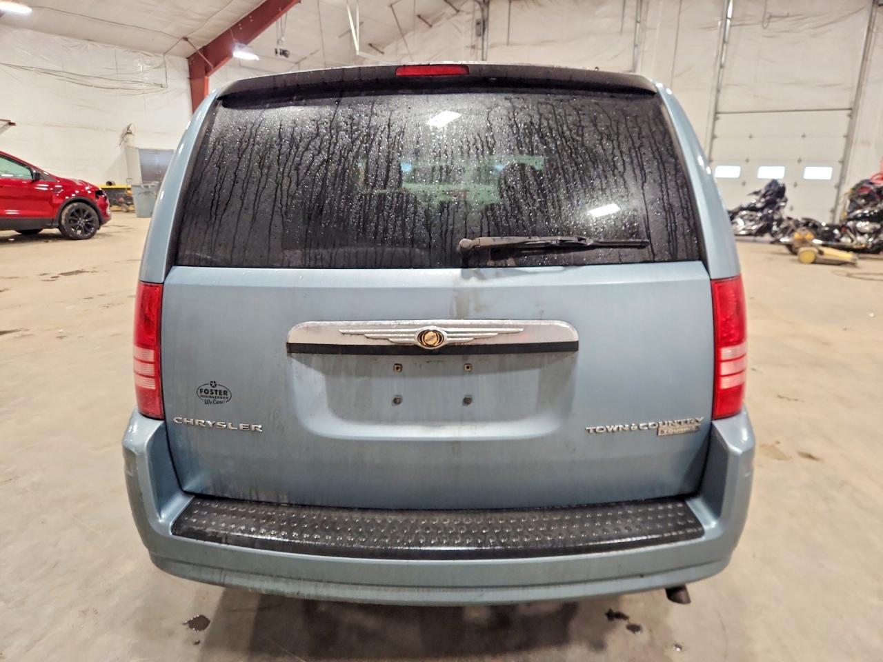 2010 CHRYSLER TOWN & COUNTRY TOURING photo 11
