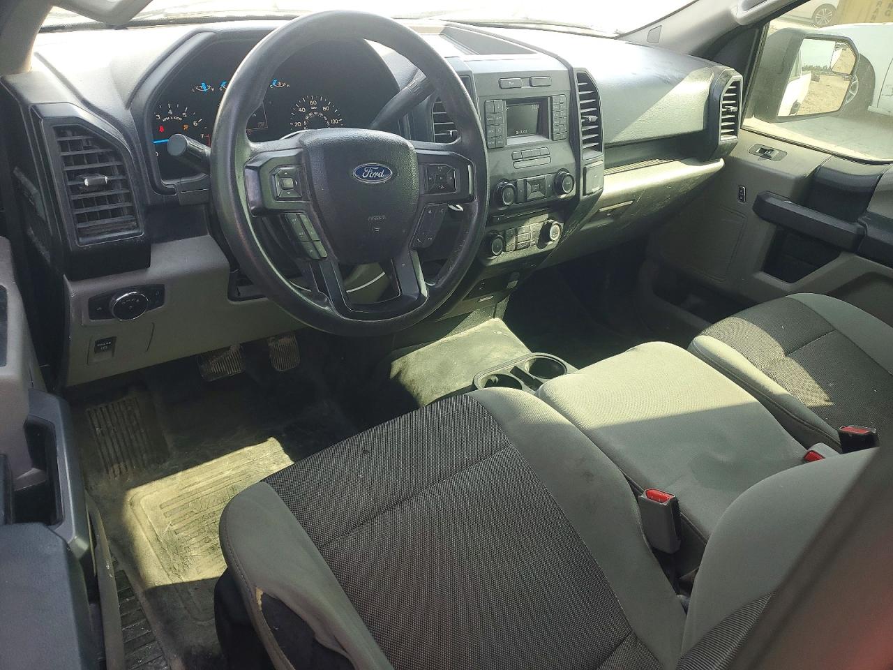 2017 FORD F150 photo 22