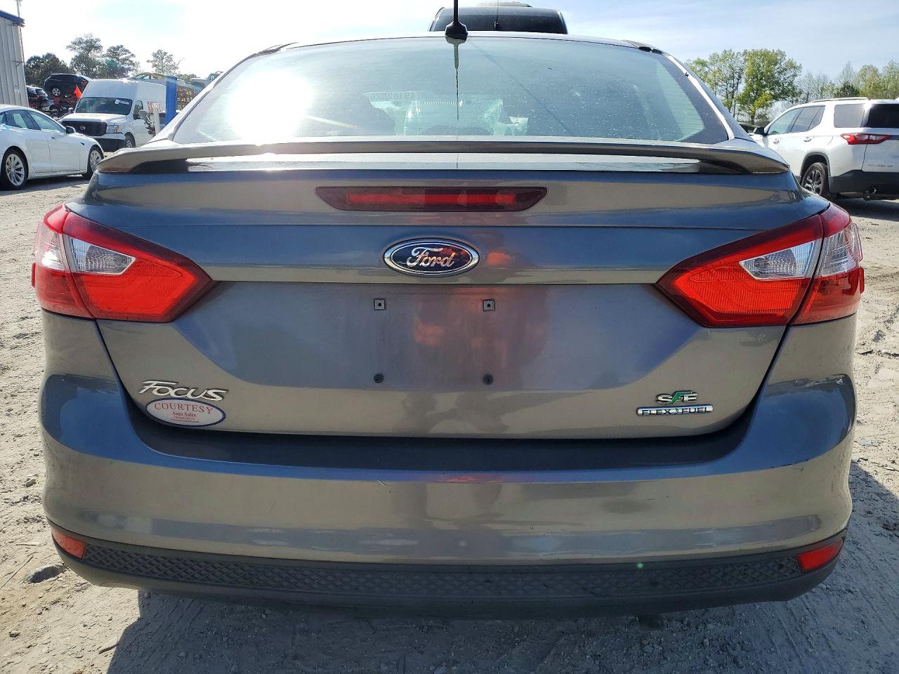 2014 FORD FOCUS SE photo 16