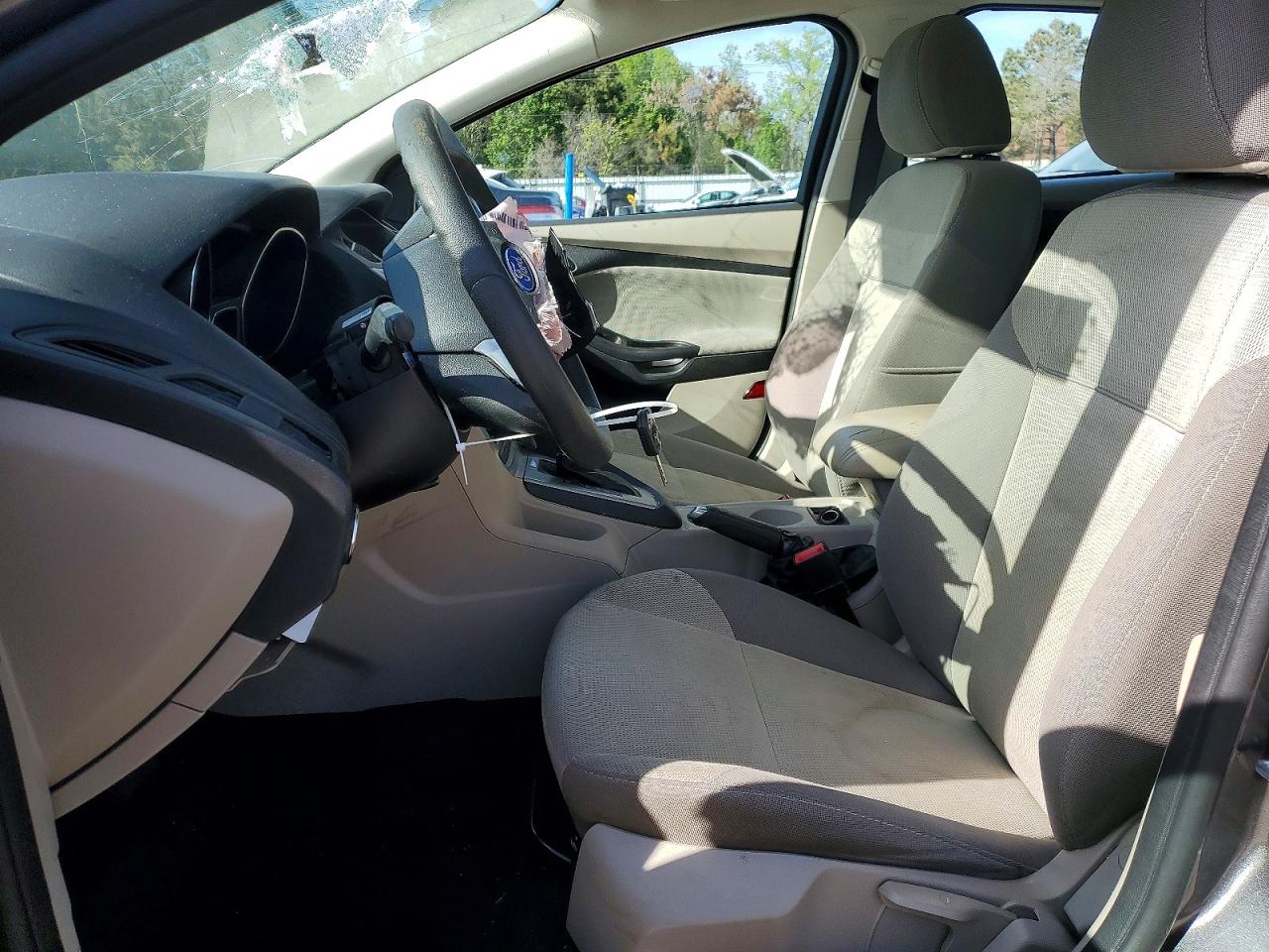 2014 FORD FOCUS SE photo 19