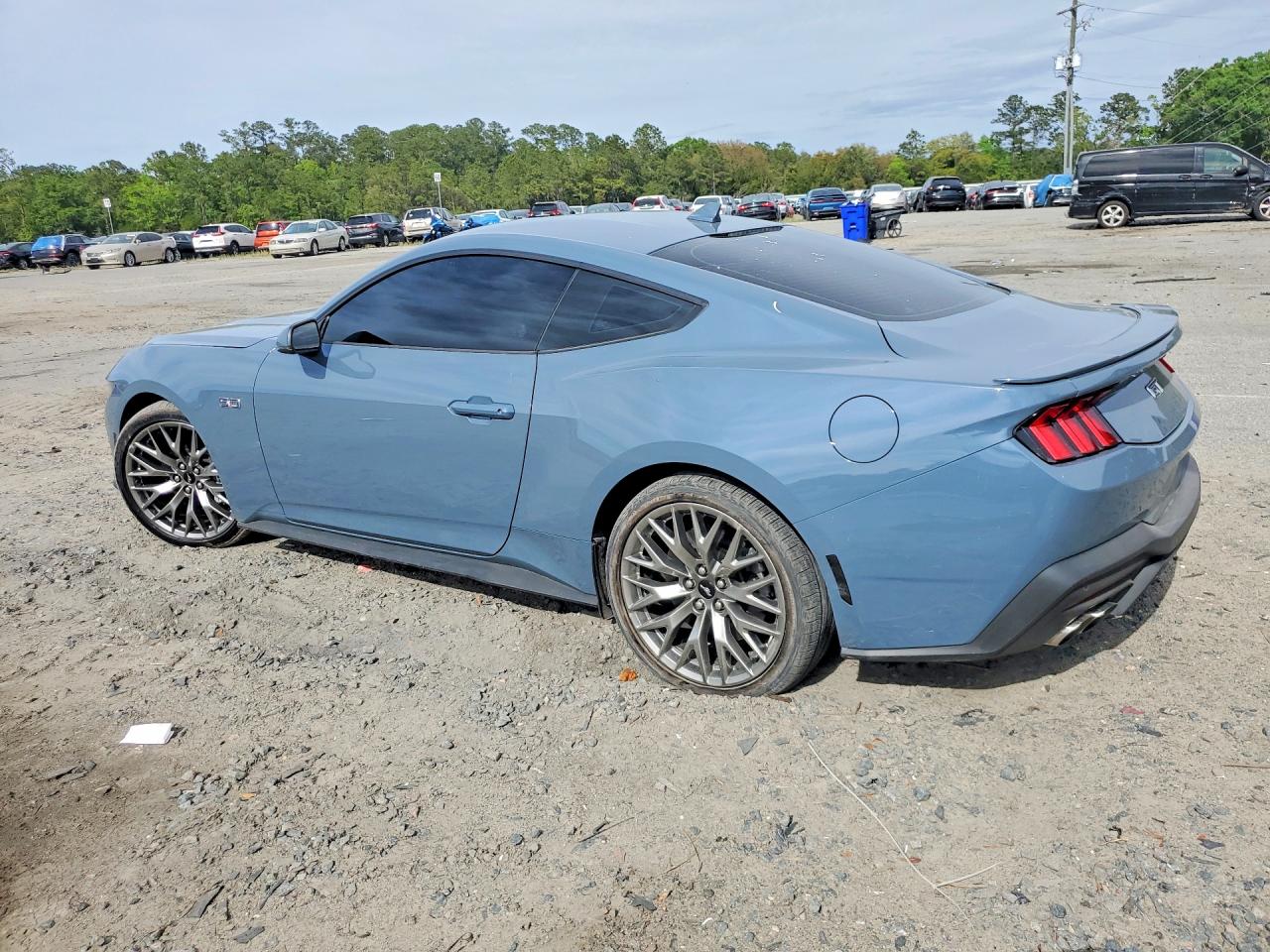 2024 FORD MUSTANG GT photo 3