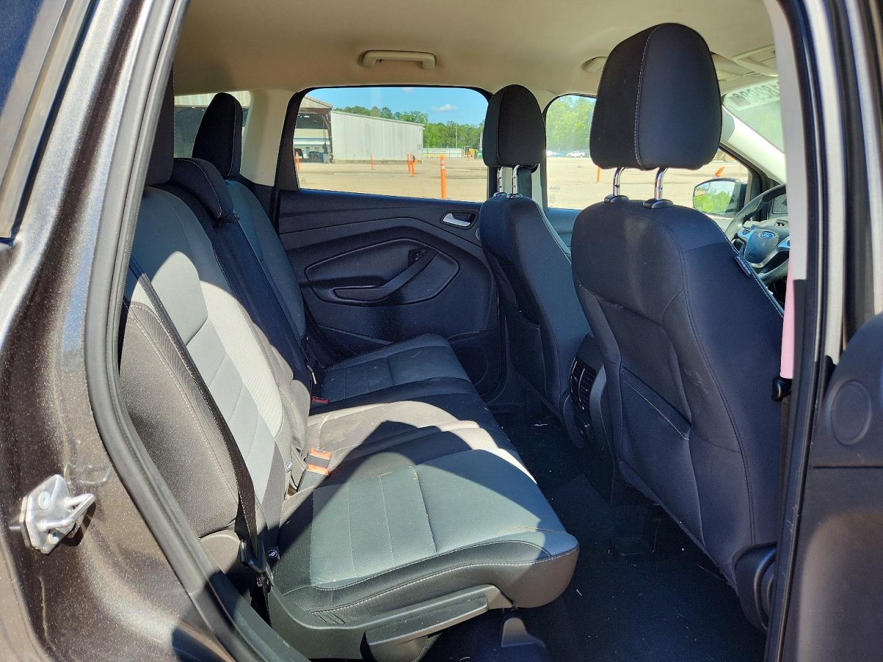 2016 FORD ESCAPE SE photo 19