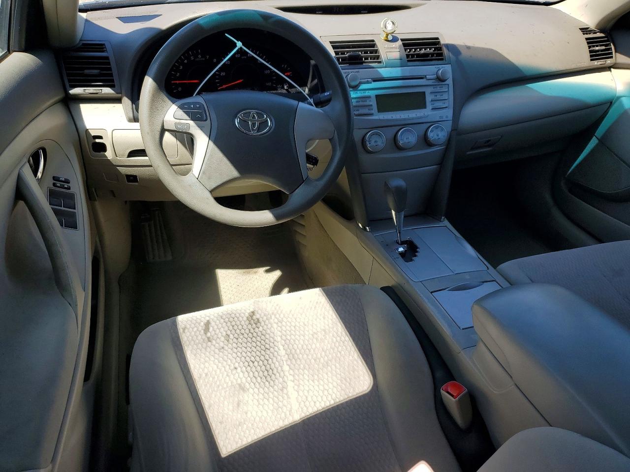 2011 TOYOTA CAMRY LE photo 15