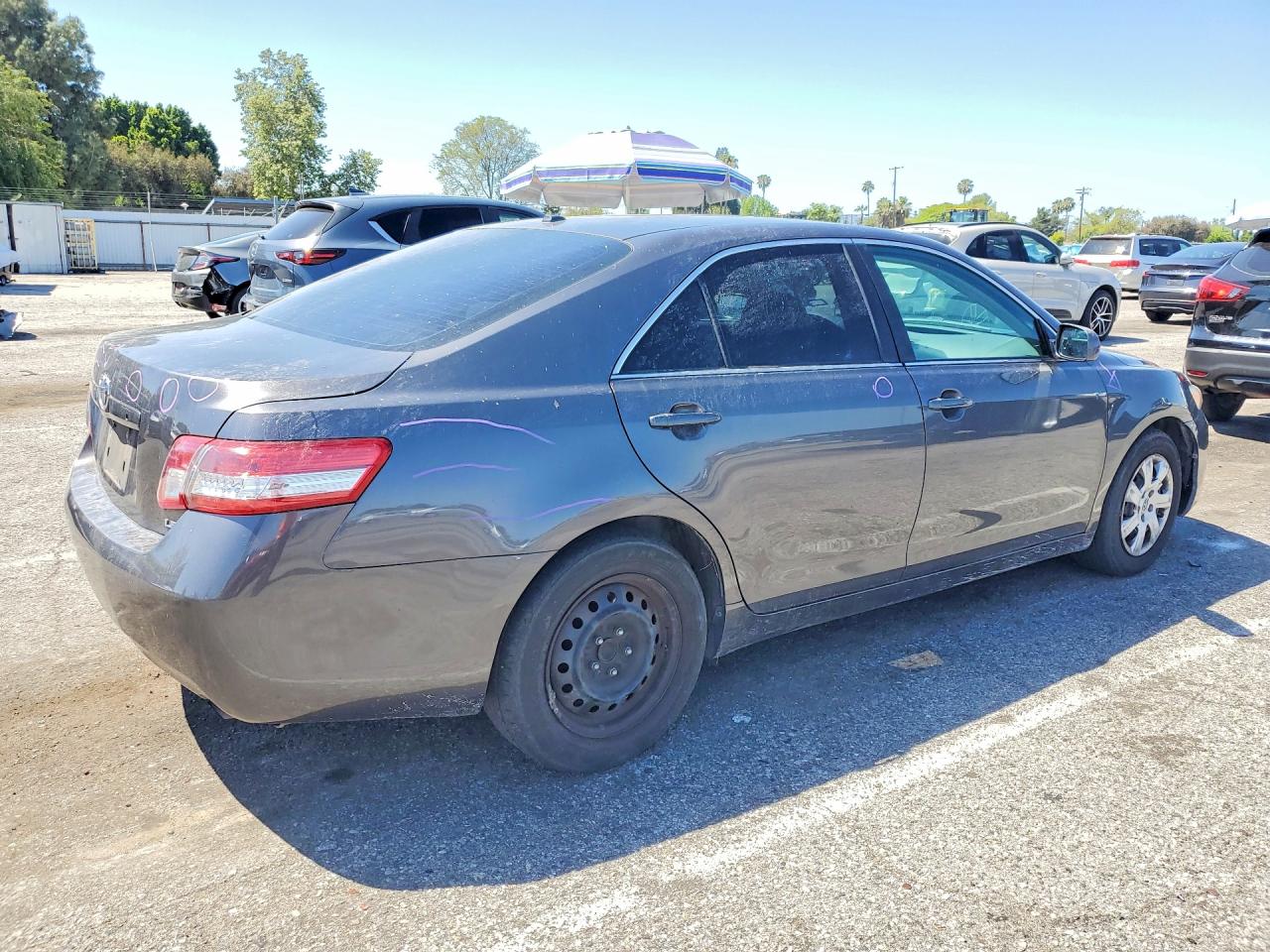 2011 TOYOTA CAMRY LE photo 5