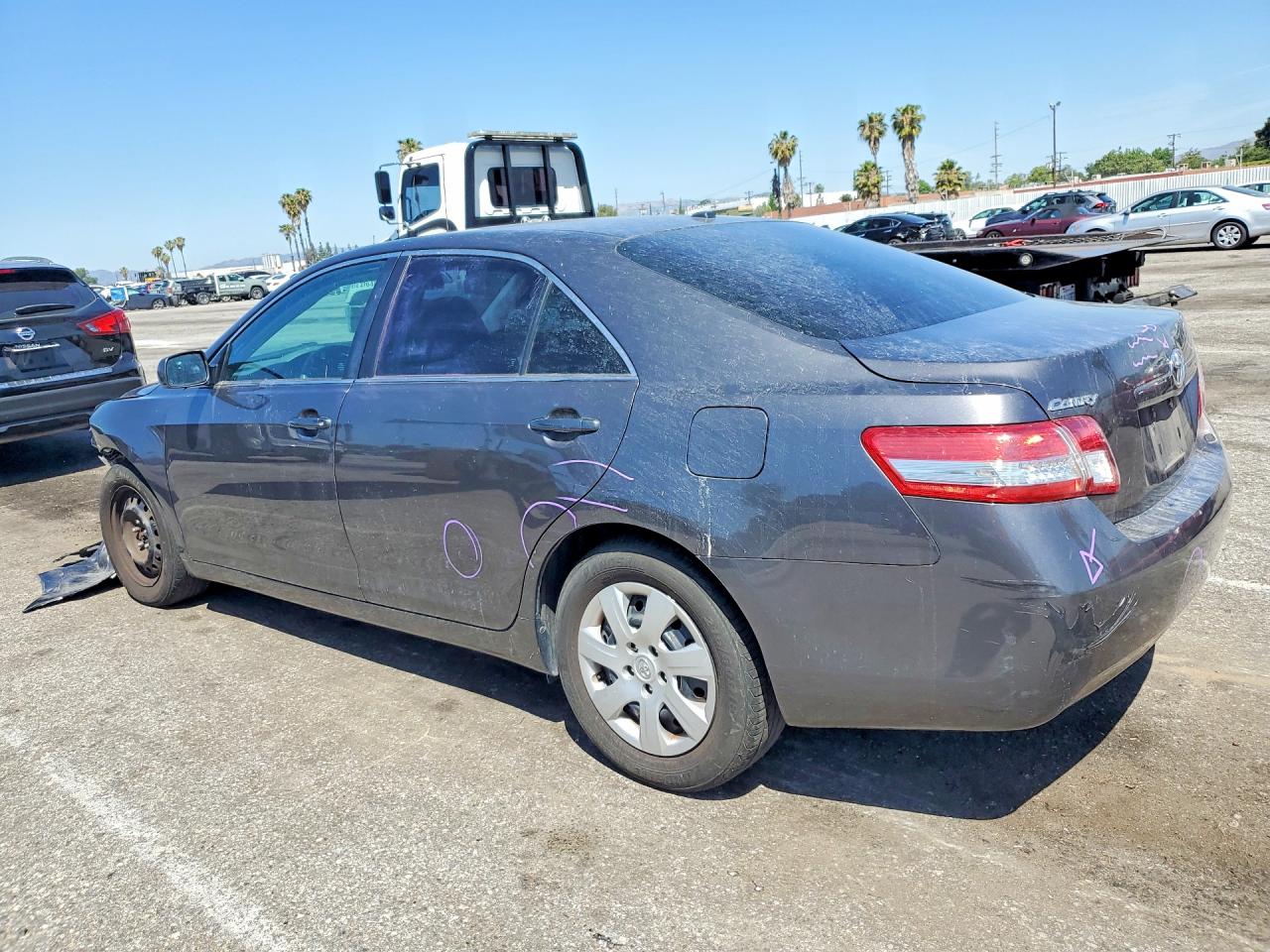 2011 TOYOTA CAMRY LE photo 3