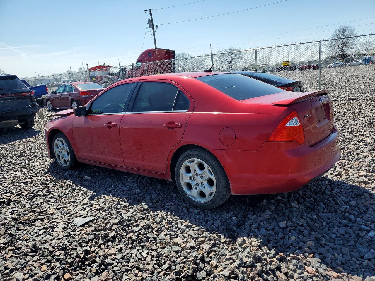 2011 FORD FUSION SE photo 2