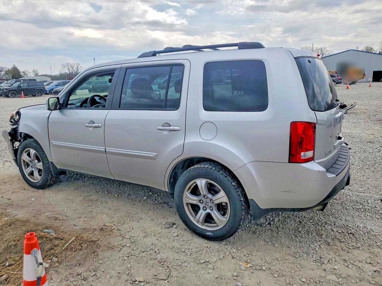 2013 HONDA PILOT EXLN photo 2