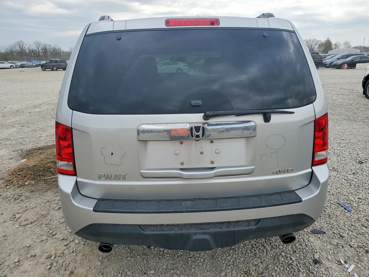 2013 HONDA PILOT EXLN photo 6