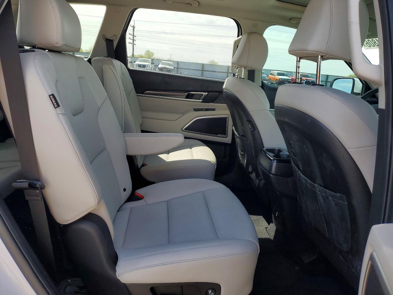 2025 KIA TELLURIDE S photo 31