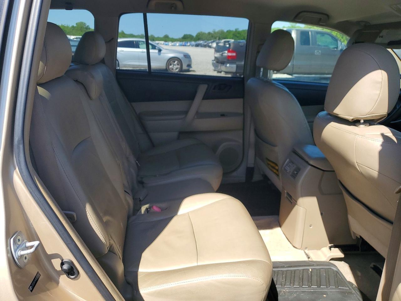 2008 TOYOTA HIGHLANDER BASE photo 28