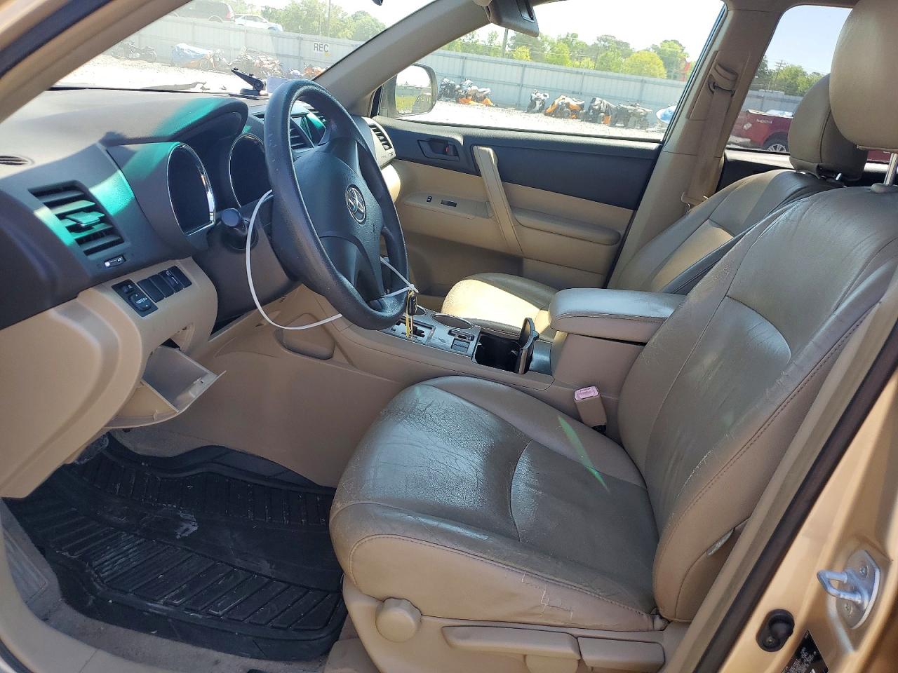 2008 TOYOTA HIGHLANDER BASE photo 19