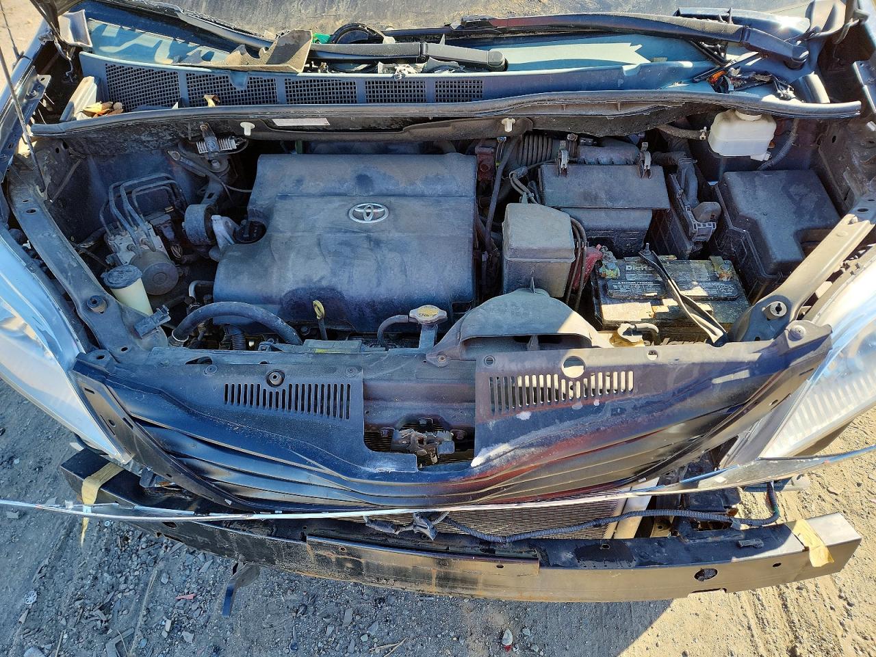 2014 TOYOTA SIENNA LE 8-PASSENGER photo 23