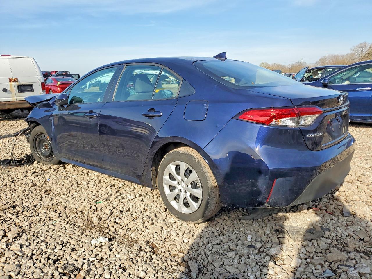2025 TOYOTA COROLLA LE photo 3