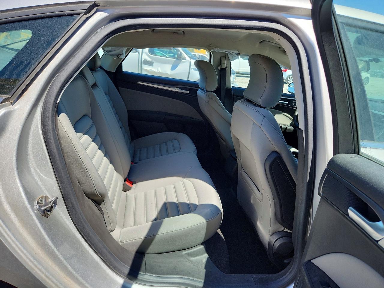 2015 FORD FUSION S photo 19