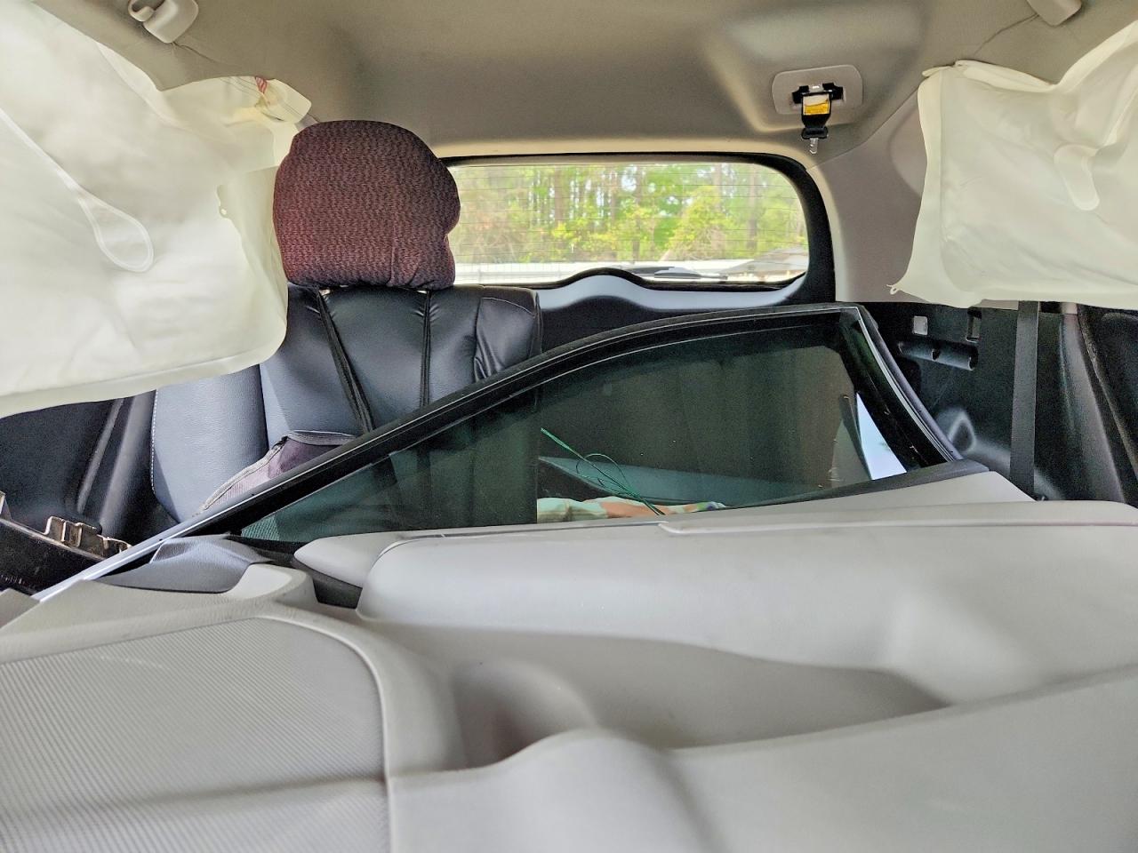 2015 TOYOTA RAV4 LIMITED photo 28
