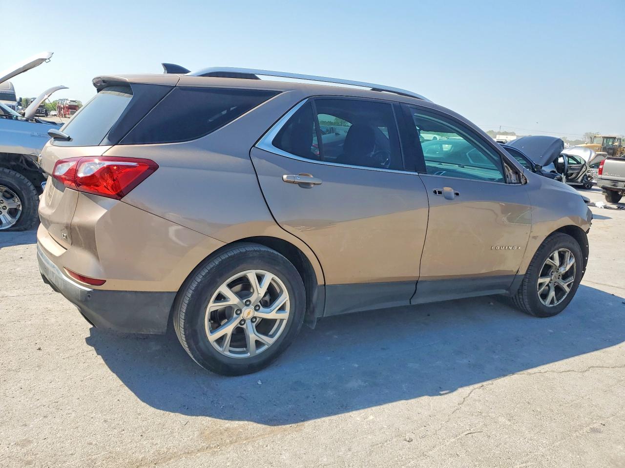 2018 CHEVROLET EQUINOX LT photo 5