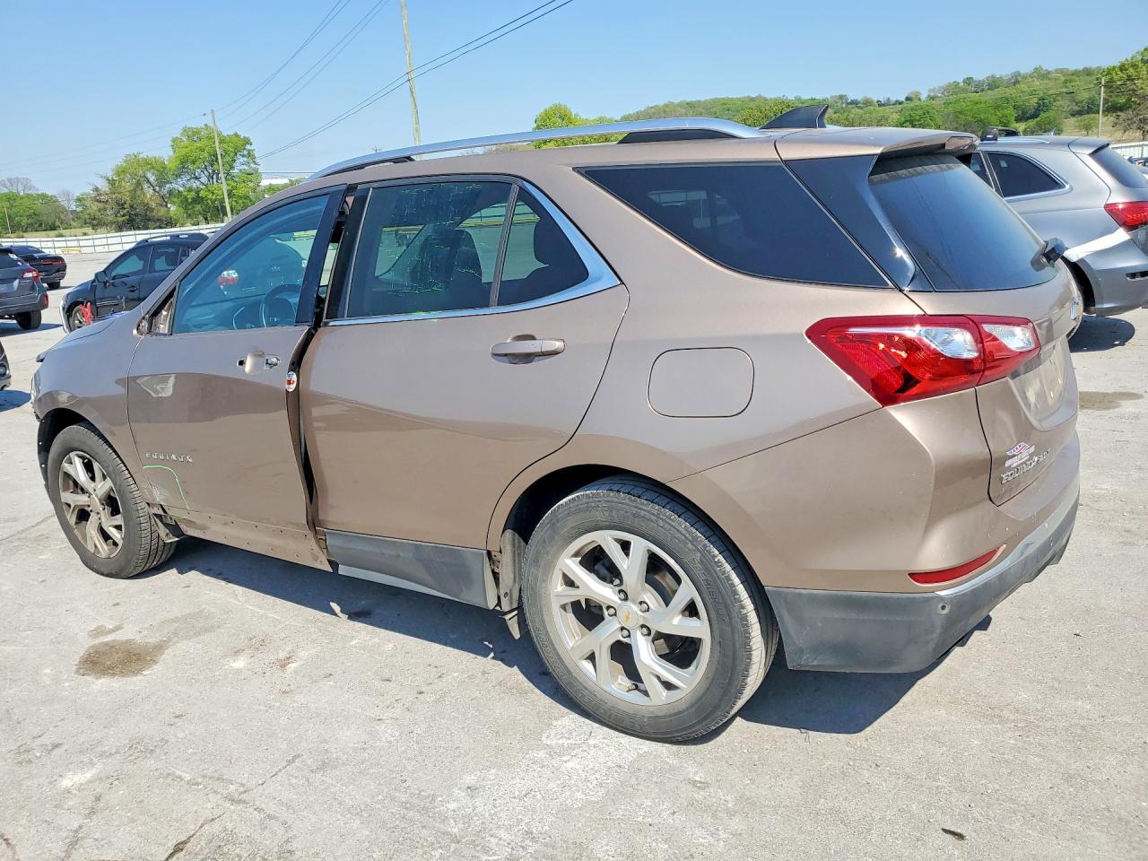 2018 CHEVROLET EQUINOX LT photo 3