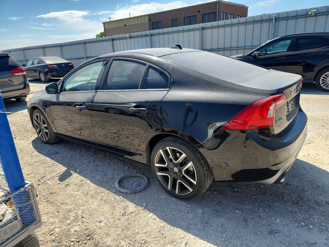 2017 VOLVO S60 DYNAMIC photo 4