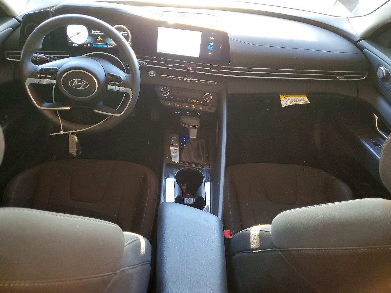 2023 HYUNDAI ELANTRA SEL photo 8