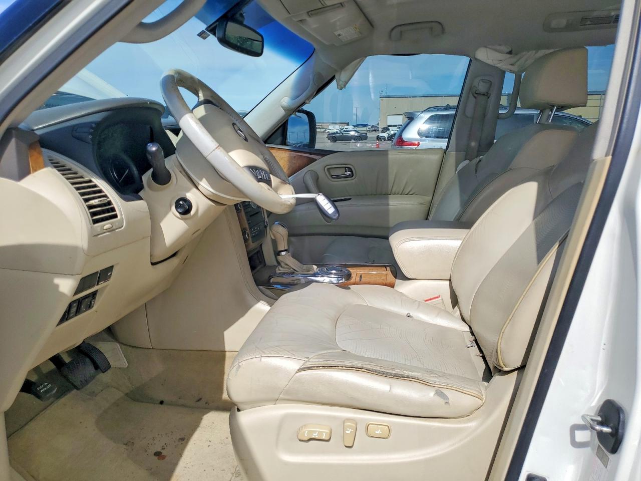 2011 INFINITI QX56 BASE photo 13