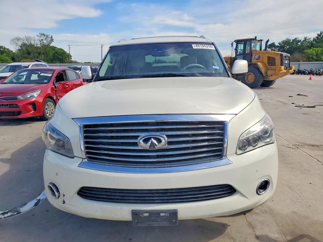 2011 INFINITI QX56 BASE photo 9