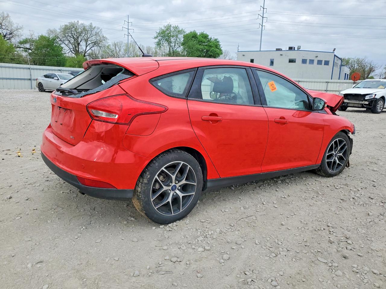 2017 FORD FOCUS SEL photo 3