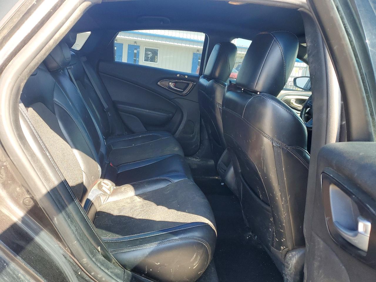 2016 CHRYSLER 200 S photo 19