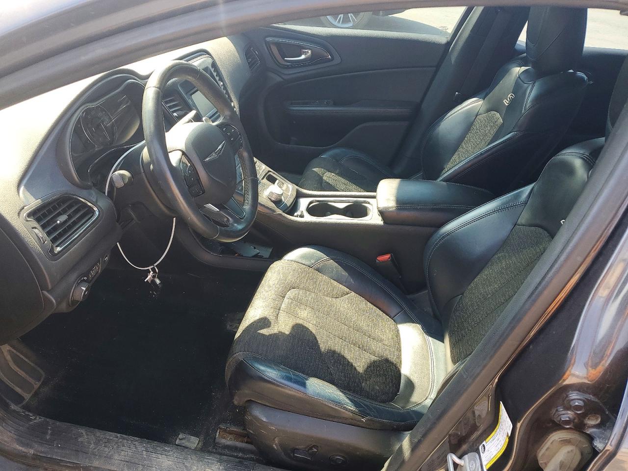 2016 CHRYSLER 200 S photo 13