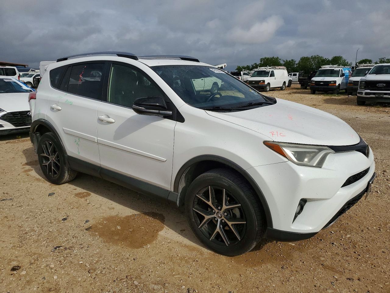 2018 TOYOTA RAV4 SE photo 7