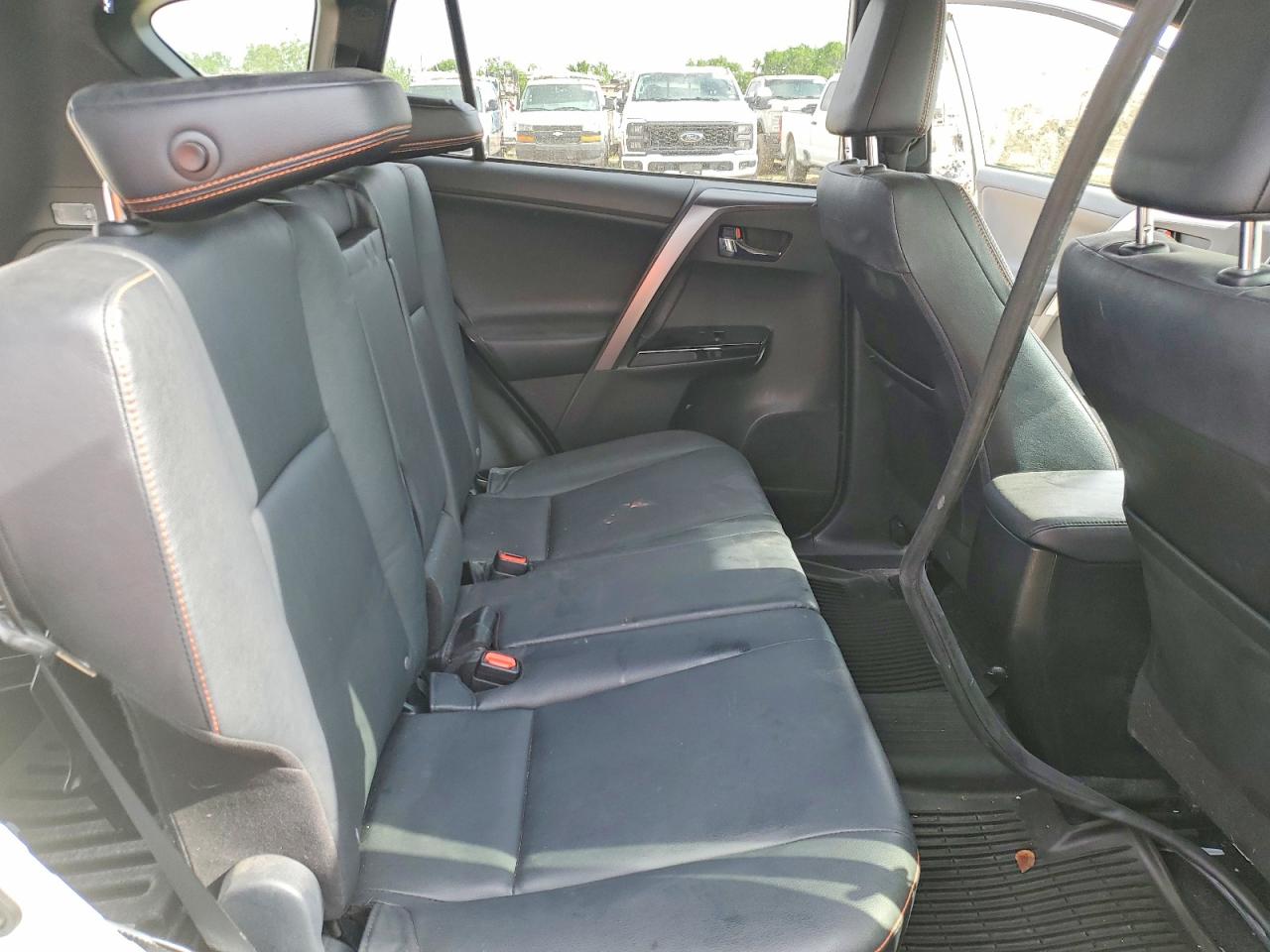 2018 TOYOTA RAV4 SE photo 19
