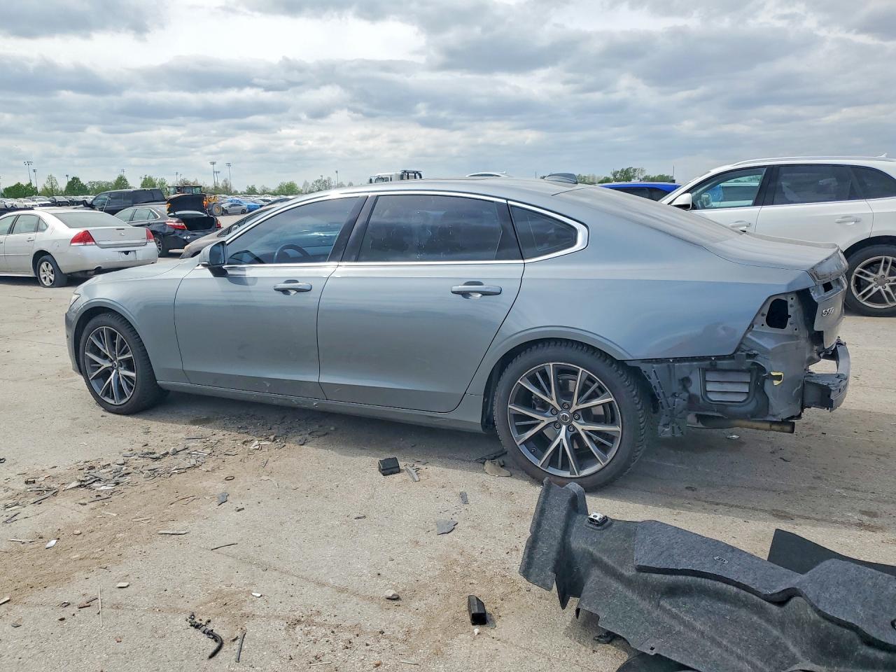 2018 VOLVO S90 T5 MOMENTUM photo 2