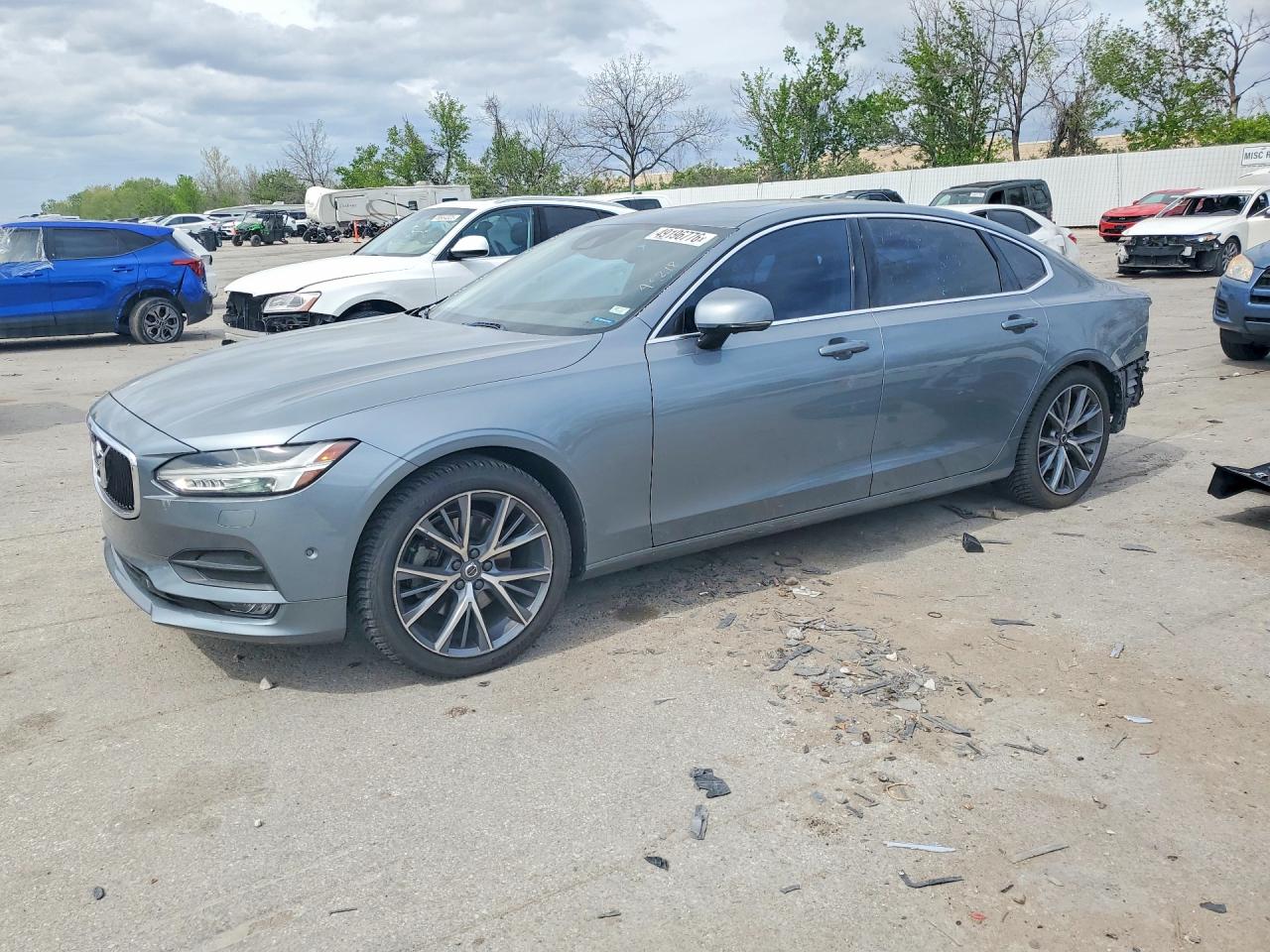 2018 VOLVO S90