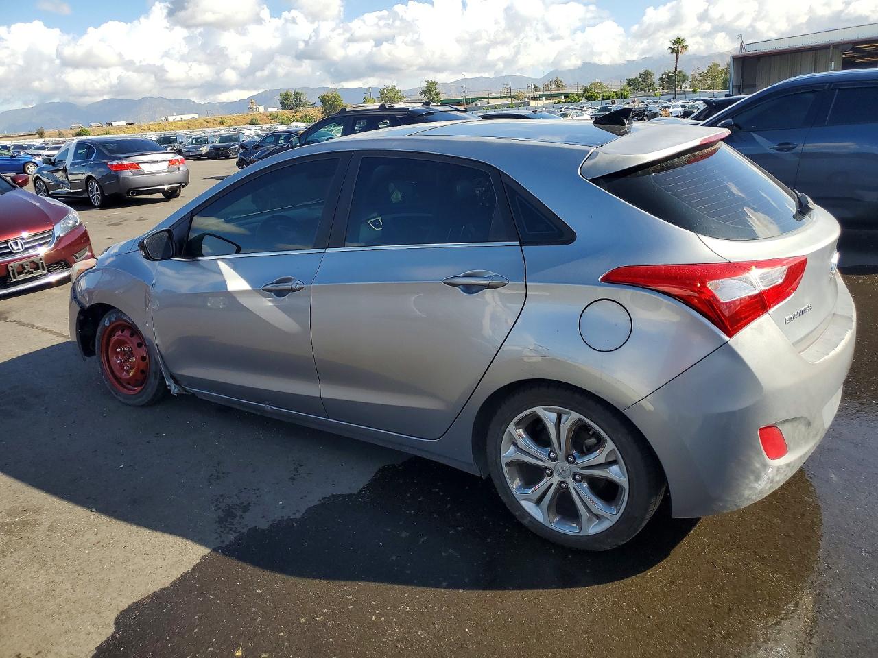 2013 HYUNDAI ELANTRA GT BASE photo 2