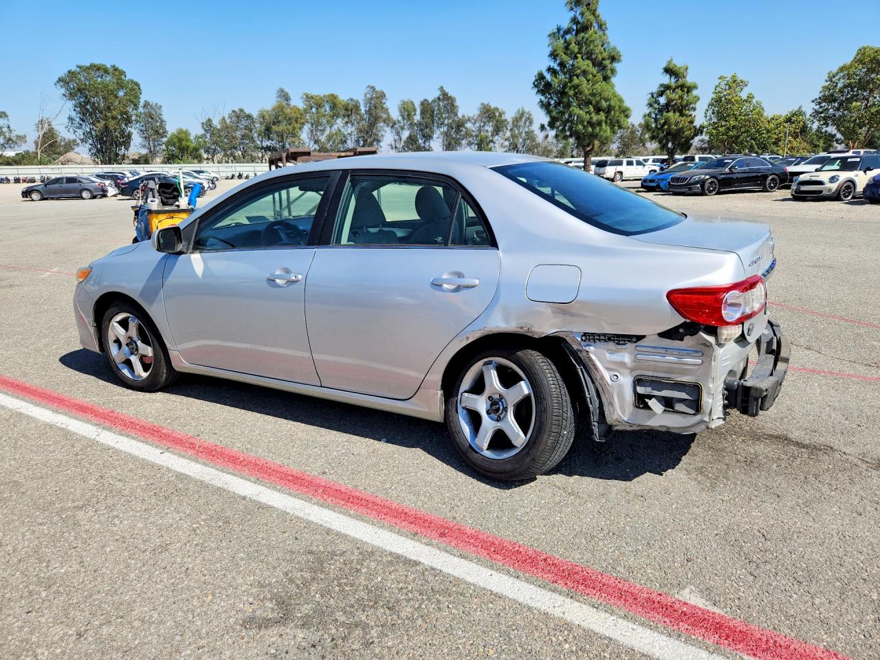 2013 TOYOTA COROLLA LE photo 3
