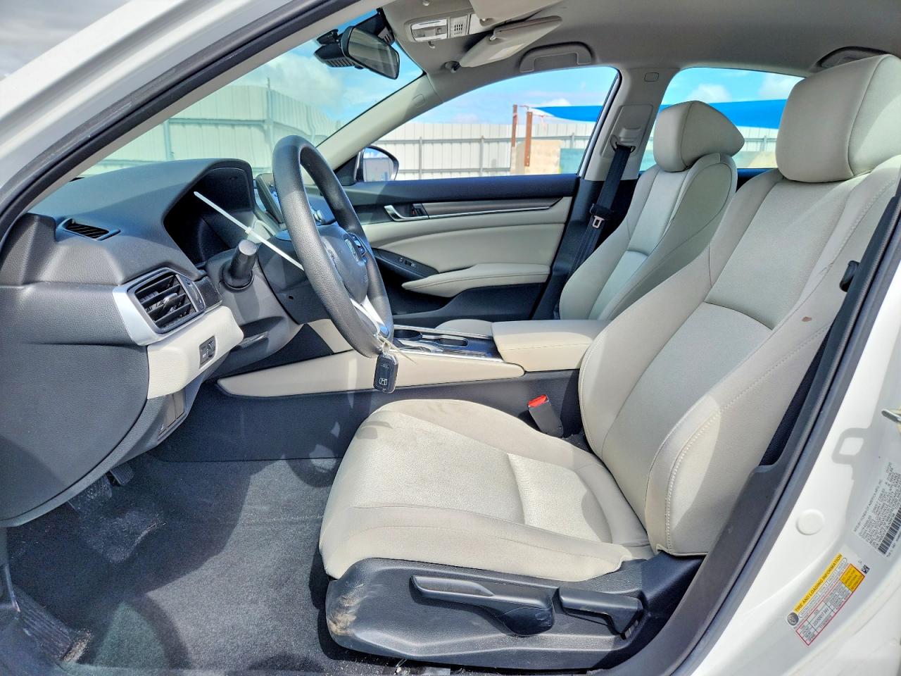 2020 HONDA ACCORD LX photo 19