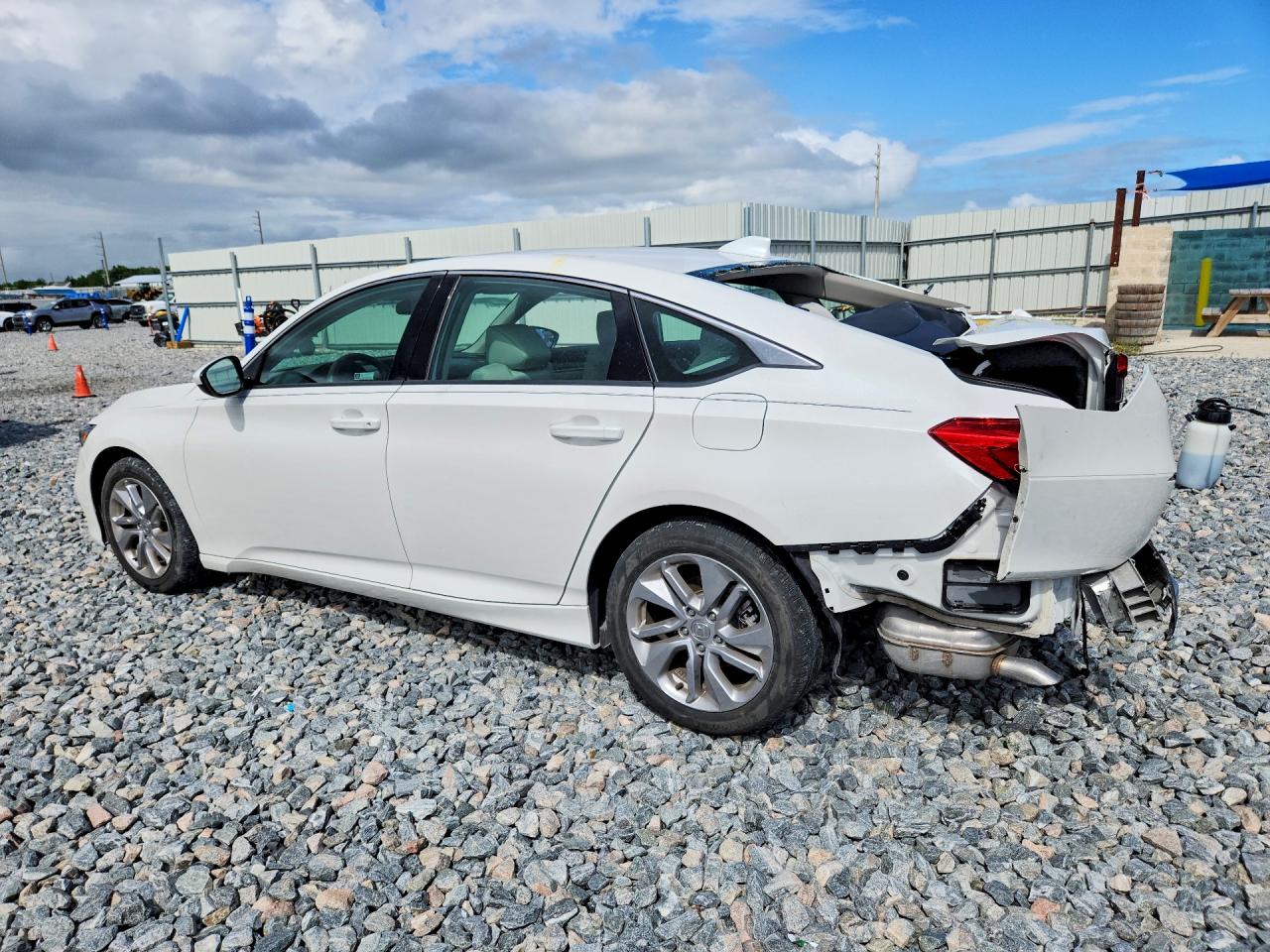 2020 HONDA ACCORD LX photo 4