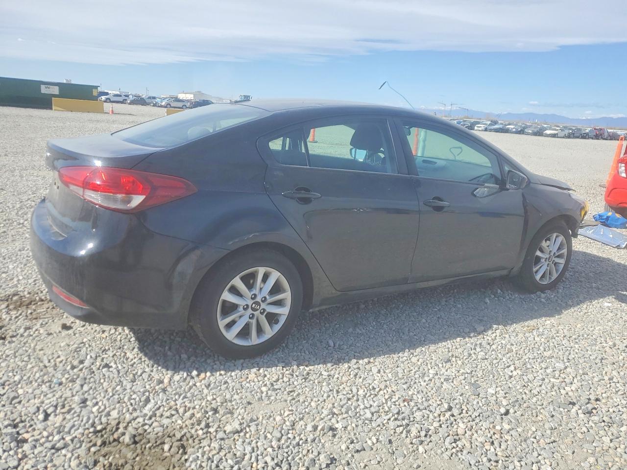 2017 KIA FORTE LX photo 5