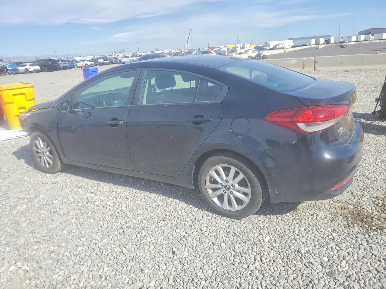 2017 KIA FORTE LX photo 3