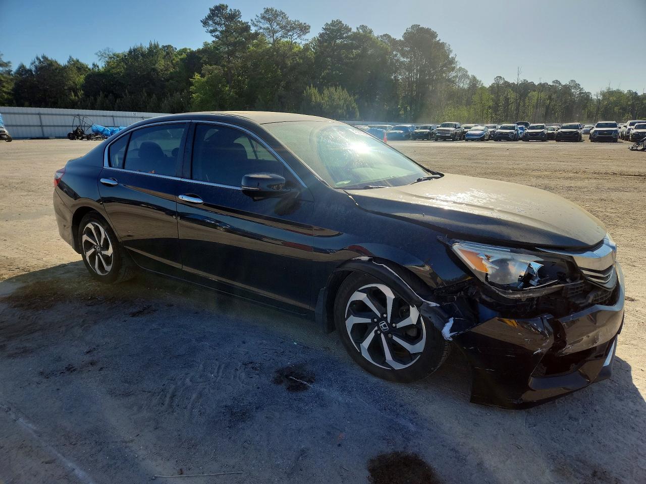 2017 HONDA ACCORD EX photo 4