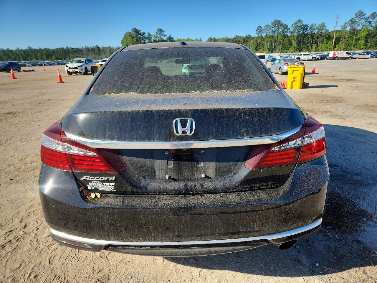 2017 HONDA ACCORD EX photo 6