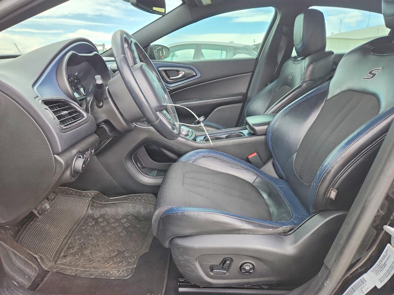 2015 CHRYSLER 200 S photo 13